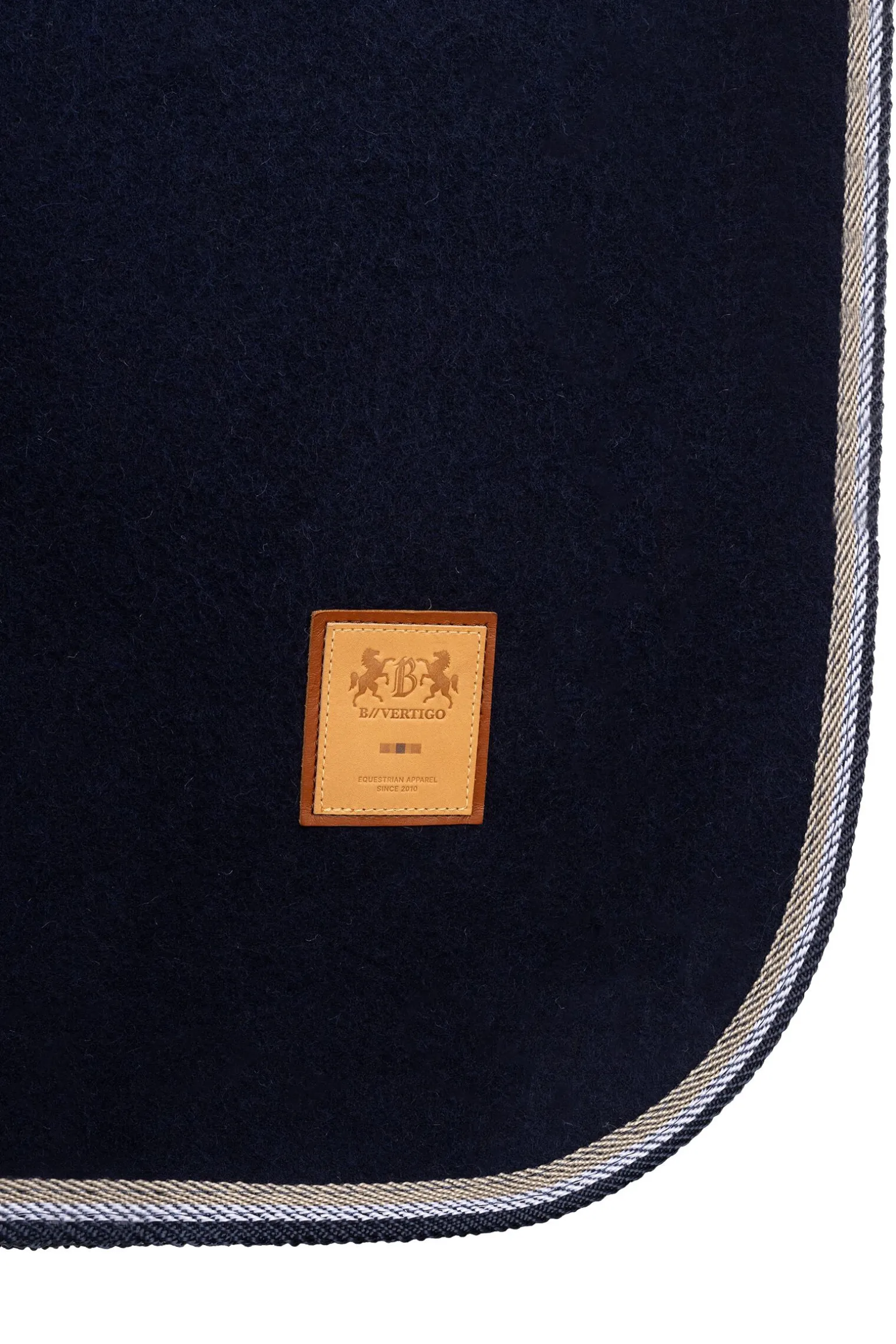 B Vertigo Augusta ridedekken i ull