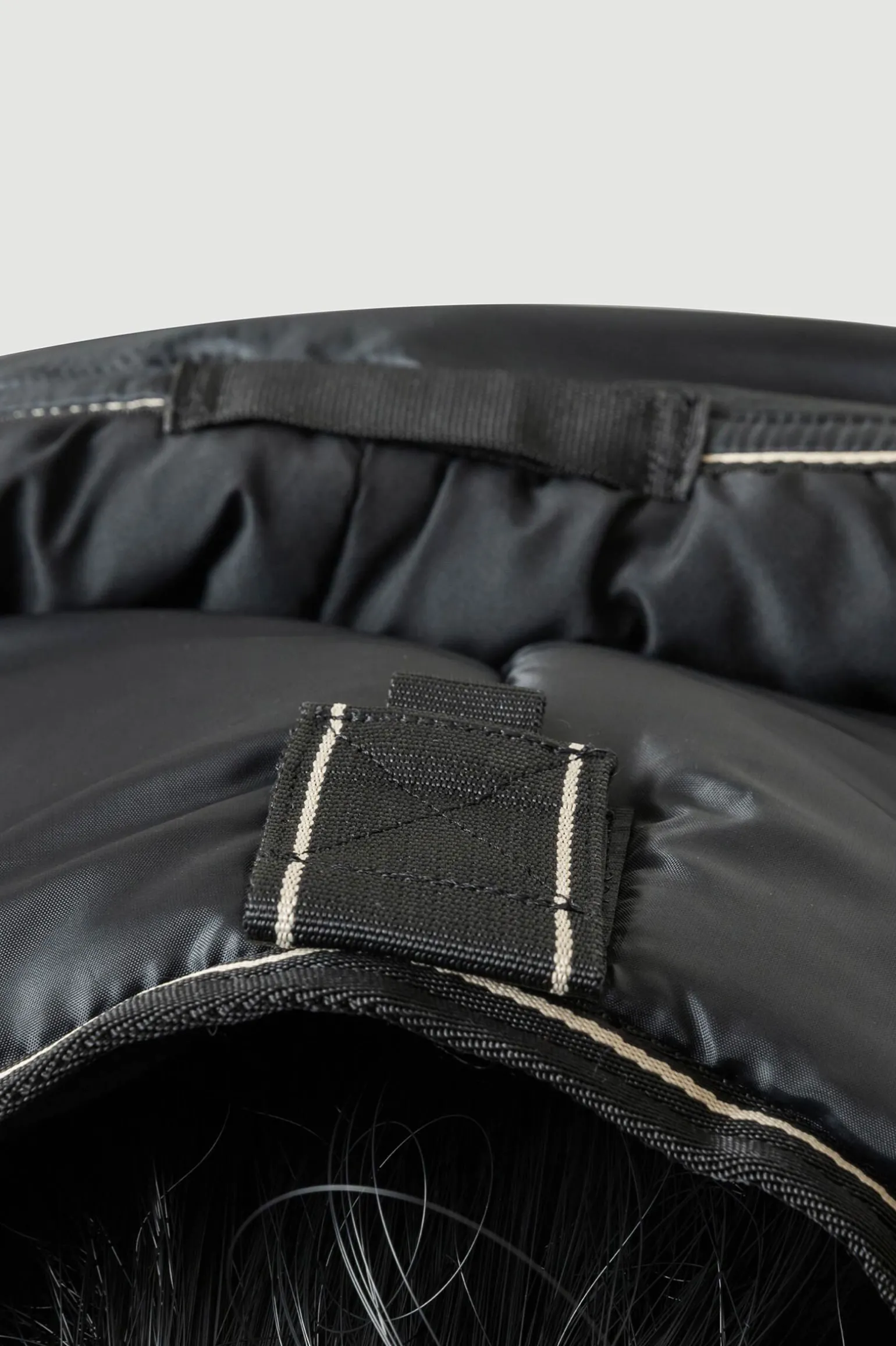 Back on Track Obsidian Utedekken med avtakbart halsstykke, 150g