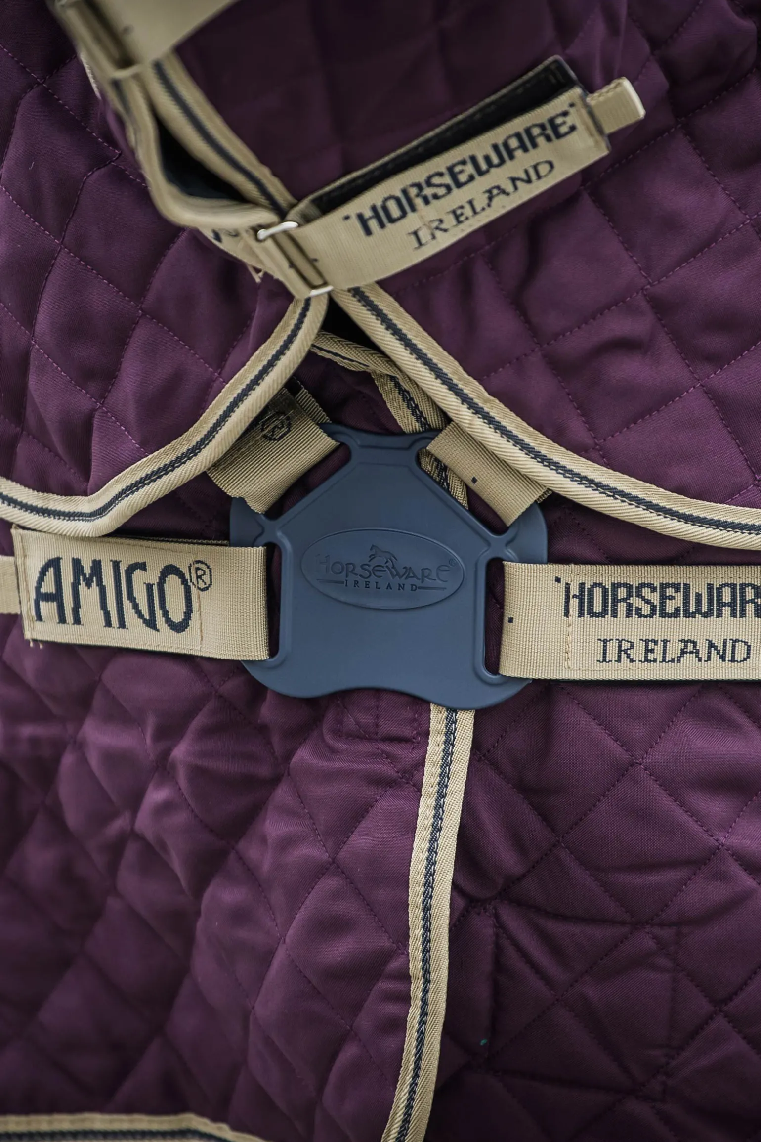 Horseware Amigo Stable Plus stalldekken med avtakbar halsdel, 200g
