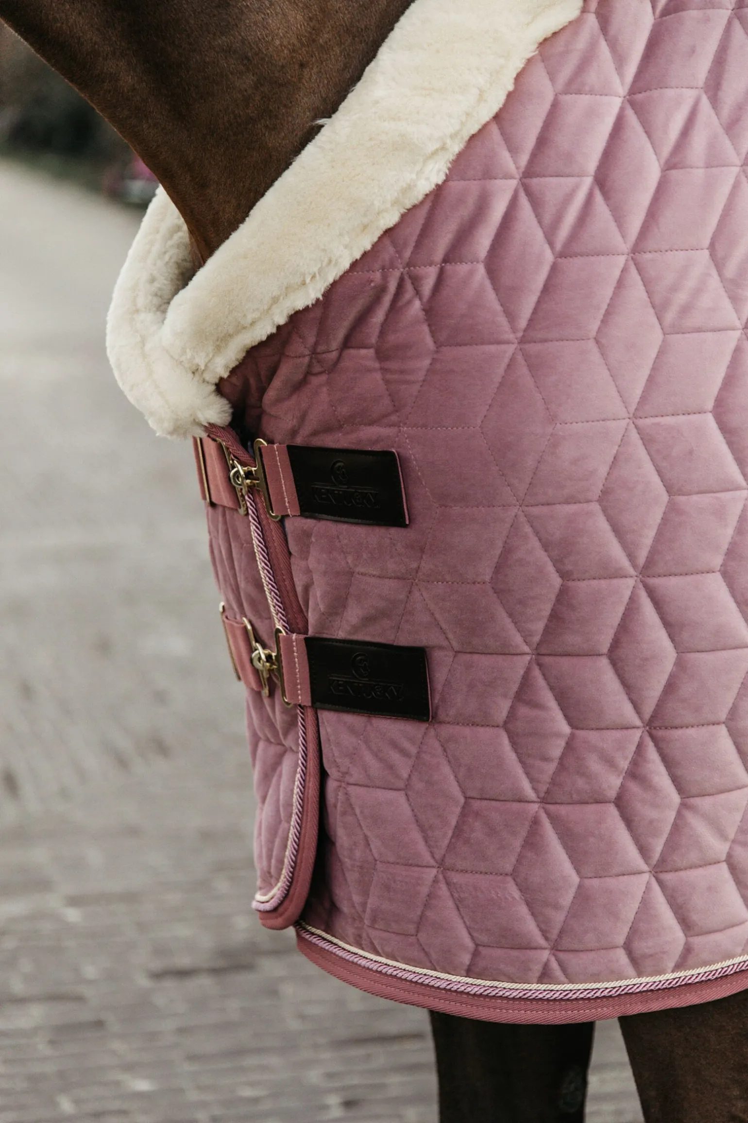 Kentucky Horsewear Velvet stevnedekken, 160 gram